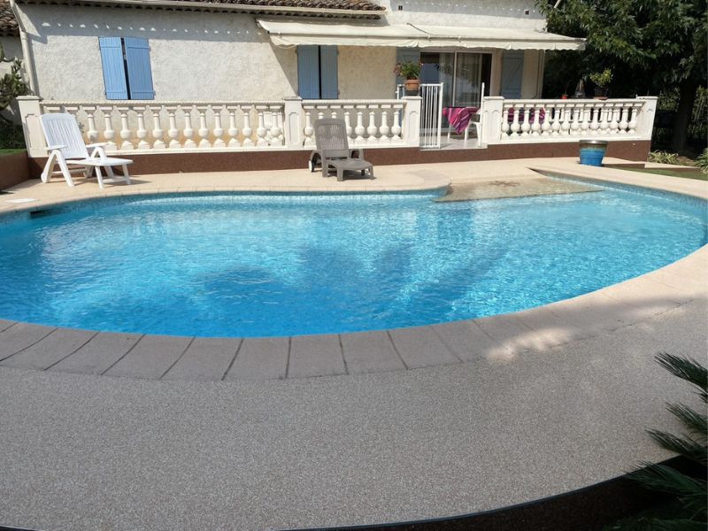 choisir revêtement Home Résine pour votre piscine